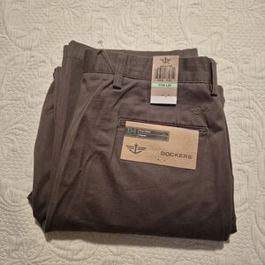 Dockers men's 34 x 34 khaki pleat front khaki pants, 4 pocket NEW
